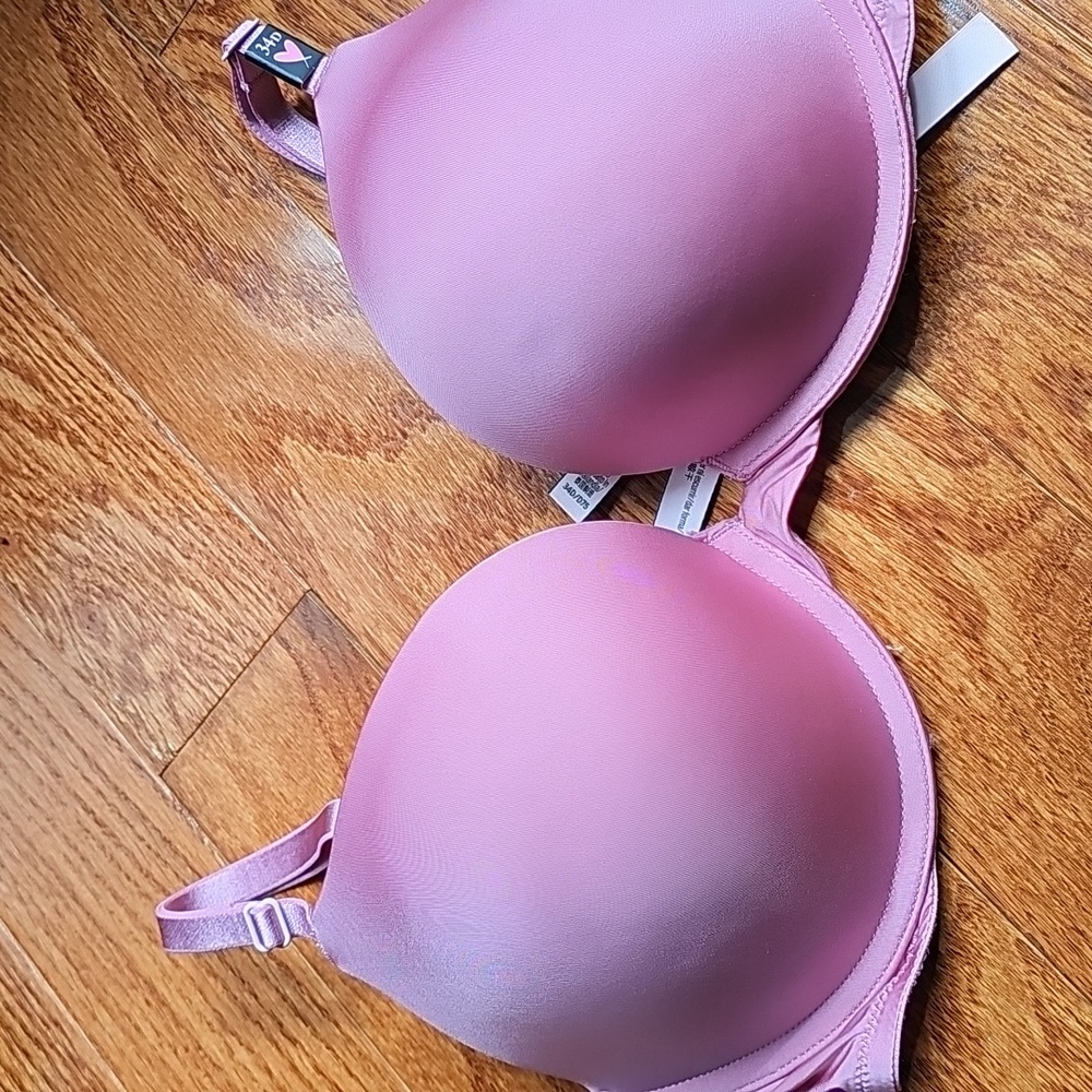 NWT Victorias Secret Push-up Lightly  padded bra 34D